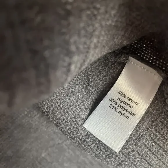 Maurices Frayed sleeves Sweater In Grey Size M NWT - Picture 4 of 5